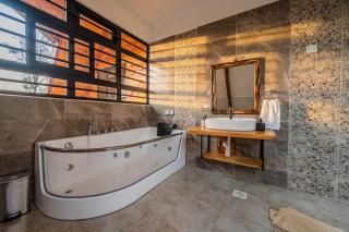 Luxury 4-Bedroom A-Frame Cabin - Nanyuki - 6