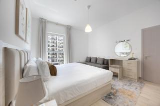 Bloomfields 2BR in Waters Edge 9 - 8