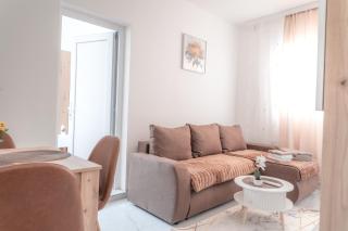 Nora Apartments - 2