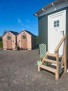 Blackthorn and Rose Shepherds Huts - 6