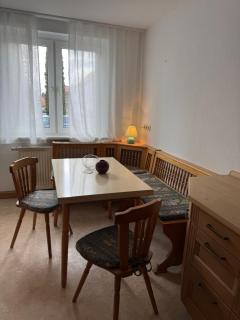 Ferienhaus für Familientreffen mit großem Garten, 4 Schlafzimmer, 2 Bäder, Parkplätze - 1