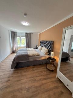 Ferienhaus für Familientreffen mit großem Garten, 4 Schlafzimmer, 2 Bäder, Parkplätze - 5