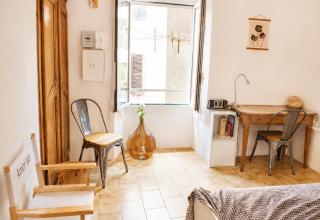 Charmant appartement climatisé en plein coeur du village et proche des plages avec wifi - 8