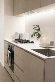 Modern Southbank Apartment - 8