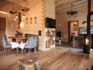 Romantikchalet Vogelnest mit Whirlpool, Kamin, Balkon & Terrasse - 1