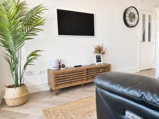 Panoramic Sea Views at Whitsand with Wraparound Balcony and Private Parking - 3