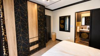 Chrome Edge Smart Apartment - 2