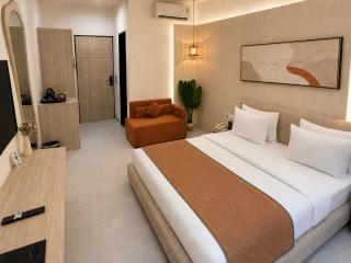 Hotel Elinor By Dazzling Hotels & Resorts - 9