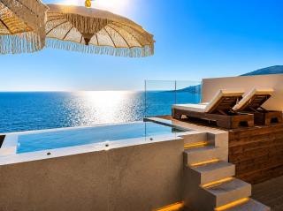Helia Hotel Suites & Penthouses at Santa Bay - 5