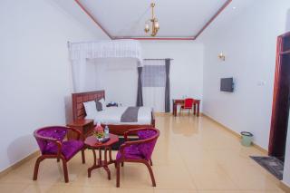 FortBreeze Hotel - 8