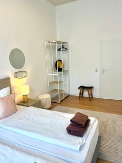 BIG New 7Rooms City Center APARTMENTS and Suites - 7