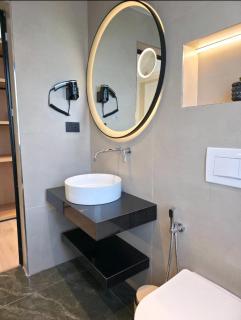 Blue Waves Hotel & Suites - 2