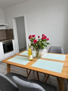 Spacious Apartment in Wine Region with 2 Balconies - 1