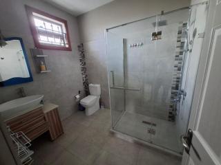 Vanz Villa - 1
