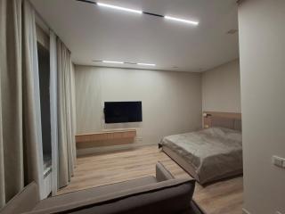 Central Avenue - 4