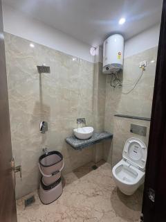Hotel U V 2 mins from golden temple - 9