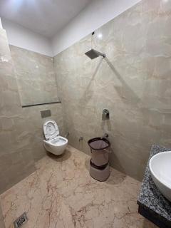 Hotel U V 2 mins from golden temple - 2