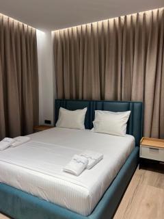 Blue Waves Hotel & Suites - 4