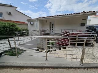 Villa Knezović Revenić 4 - 5