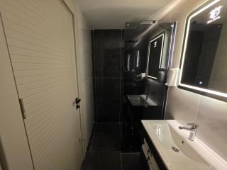 Real Hotel Van - 2