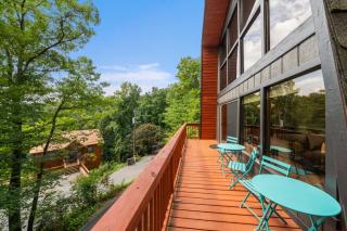 Treetops- Designer 3BR Gatlinburg Cabin, Mt LeConte View, Hot Tub, EV Level-2 - 6