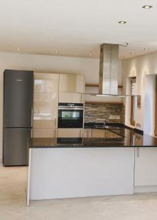 Modern 2-Room Apartment with Garden - 4