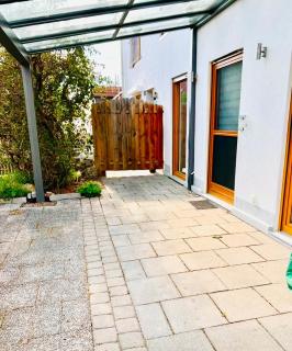 Modern 2-Room Apartment with Garden - 1
