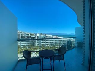 Luxury Beachfront 2BR and Flex Pools, Spa & Padel - 7