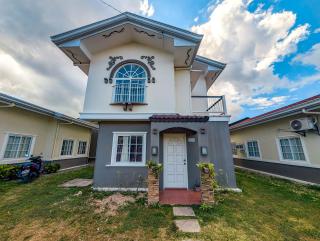 Panglao 4 Bedroom Family and Group House With Pool - 0
