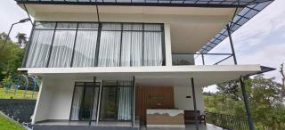 Grand flora Resort - 8