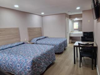 Town Inn - 7