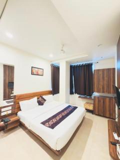 HOTEL VRINDA 966O9O1OO6 Old city Just 750mtr from City palace By SK - 2
