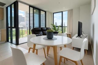 Broadbeach 1 BR Getaway - 1