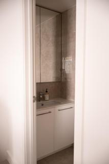 Stylish 3-Bedroom in the Heart of South Yarra - 9