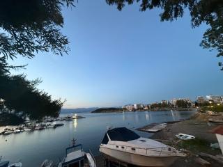 House Sleeps 6 with Private Pool - 4