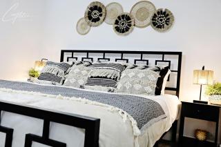 King Bed Disney Long Stays Garage Airport - 3