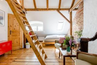 Luminous Loft Apartment Room - 0