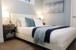 Queen Suite 20 Min from YEG Airport with Disney+ - 8