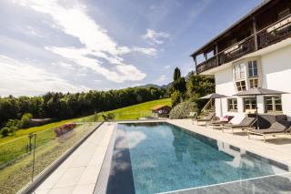 Haus Vogl Anger - Ferienwohnungen mit privater Sauna und beheizten Salzwasser Pool in Panoramalage und Nähe zu Salzburg und Berchtesgaden - 1