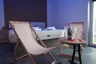 Relaxing Spa with Hot Tub - 2