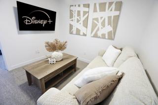 BoHo Retreat with King Beds|A/C|Disney+|Near WEM - 2