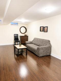 Affordable Spacious Private Suite & Ensuite Bath & Free Parking Near Toronto Pearson Airport - 9