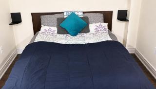 Affordable Spacious Private Suite & Ensuite Bath & Free Parking Near Toronto Pearson Airport - 2