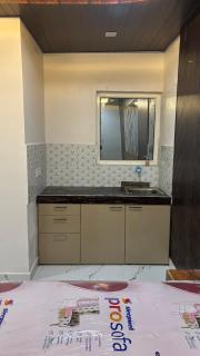 G D HOME STAY Goverdhan - 2
