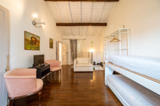 Traditional Piazza Home/Balcony/ Private Garden - 1