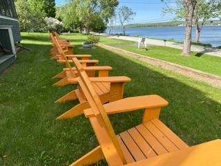 Lakefront Farmhouse for Family Gatherings - 2