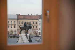 Luxury Suite with Bathtub & Main Square View - 2