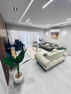 Elegant 3-BDRM Nile View Maadi Corniche - 6