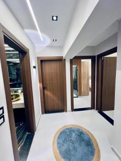 Elegant 3-BDRM Nile View Maadi Corniche - 3