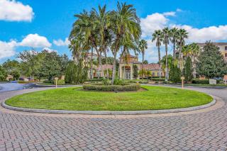 Worldquest Retreat - Ground-floor remodeled condo with sunroom, washer/dryer - 7